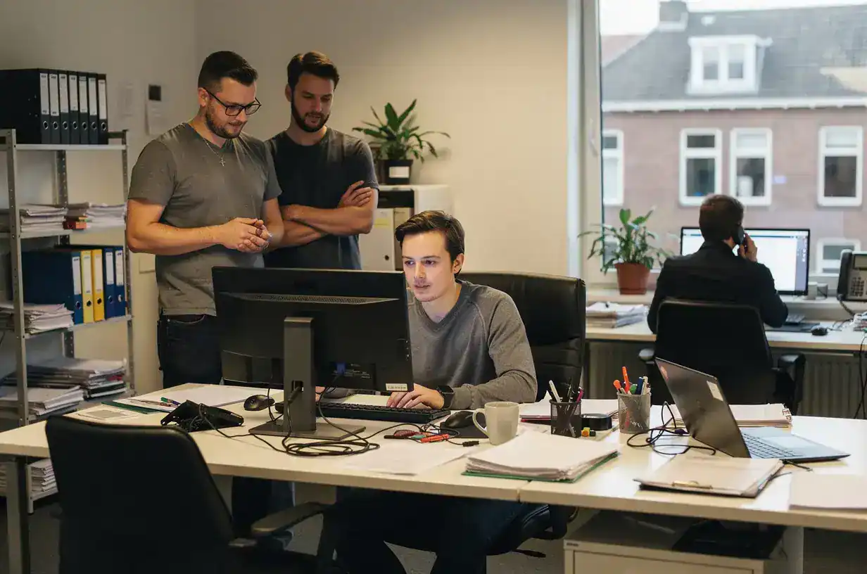 Kantoor vacatures in Den Haag en hoe je opvalt met je sollicitatie